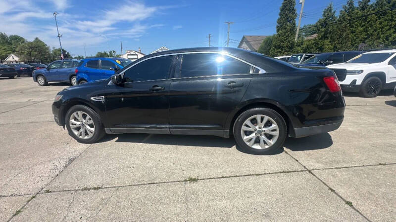 2011 Ford Taurus SEL
