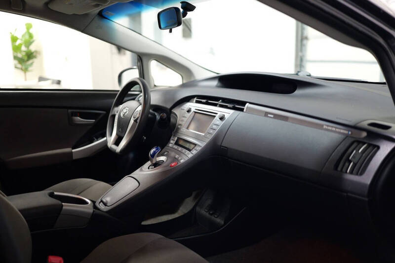 2013 Toyota Prius Plug-in Hybrid Advanced