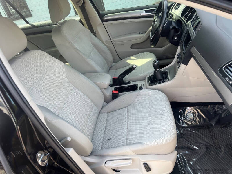 2017 Volkswagen Golf TSI S