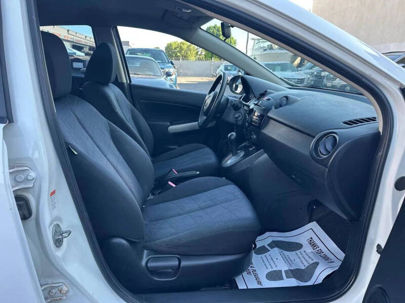 2013 Mazda MAZDA2 Touring