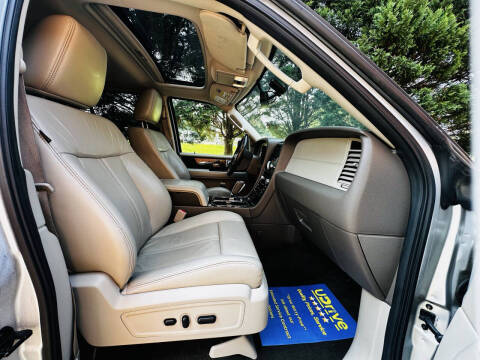 2016 Lincoln Navigator Select
