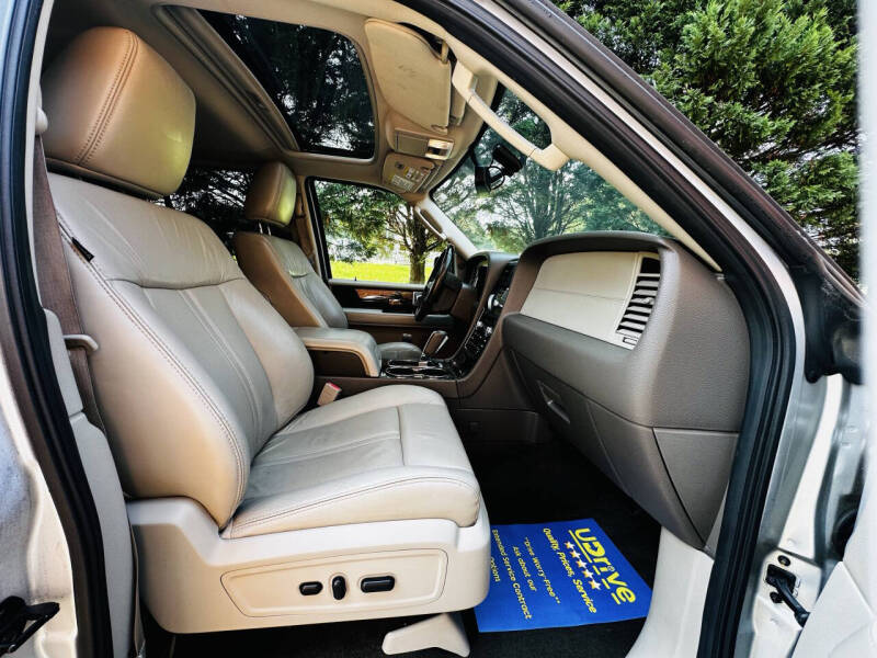2016 Lincoln Navigator Select