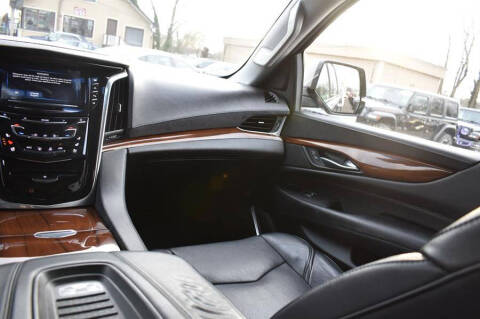 2018 Cadillac Escalade ESV Luxury