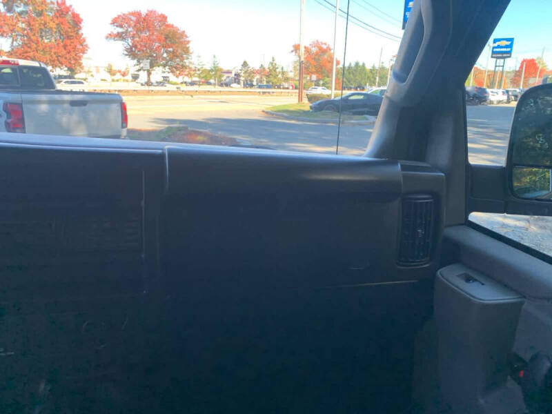 2024 Chevrolet Express 2500