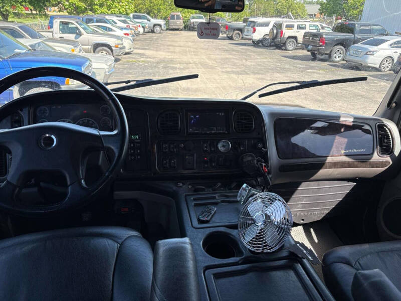 2009 Freightliner M2 106
