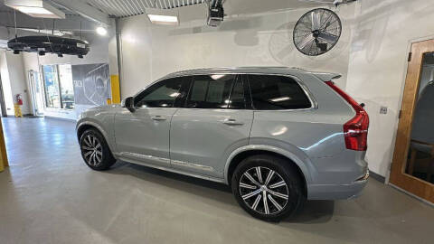 2025 Volvo XC90 B5 Core Bright Theme