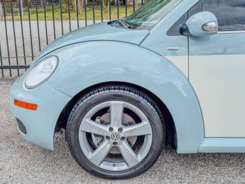 2010 Volkswagen New Beetle Convertible Final Edition PZEV