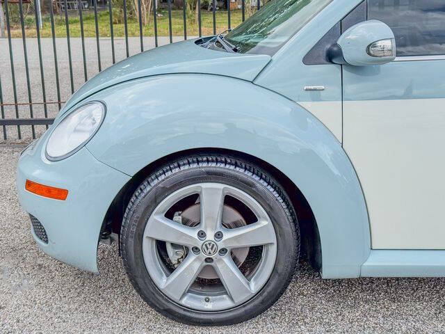 2010 Volkswagen New Beetle Convertible Final Edition PZEV