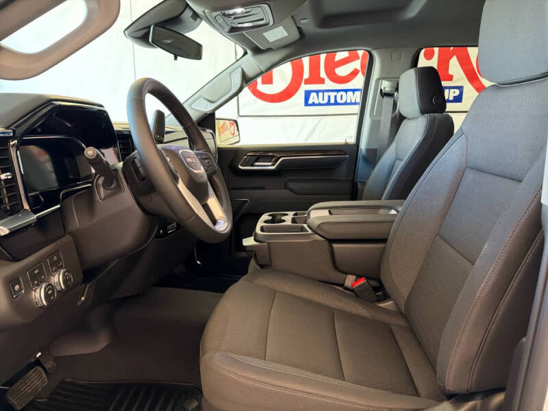 2026 GMC Sierra 1500 Elevation Standard