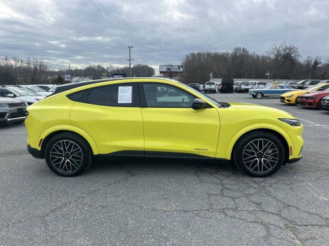 2025 Ford Mustang Mach-E Premium