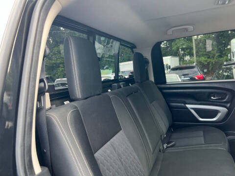 2017 Nissan Titan SV