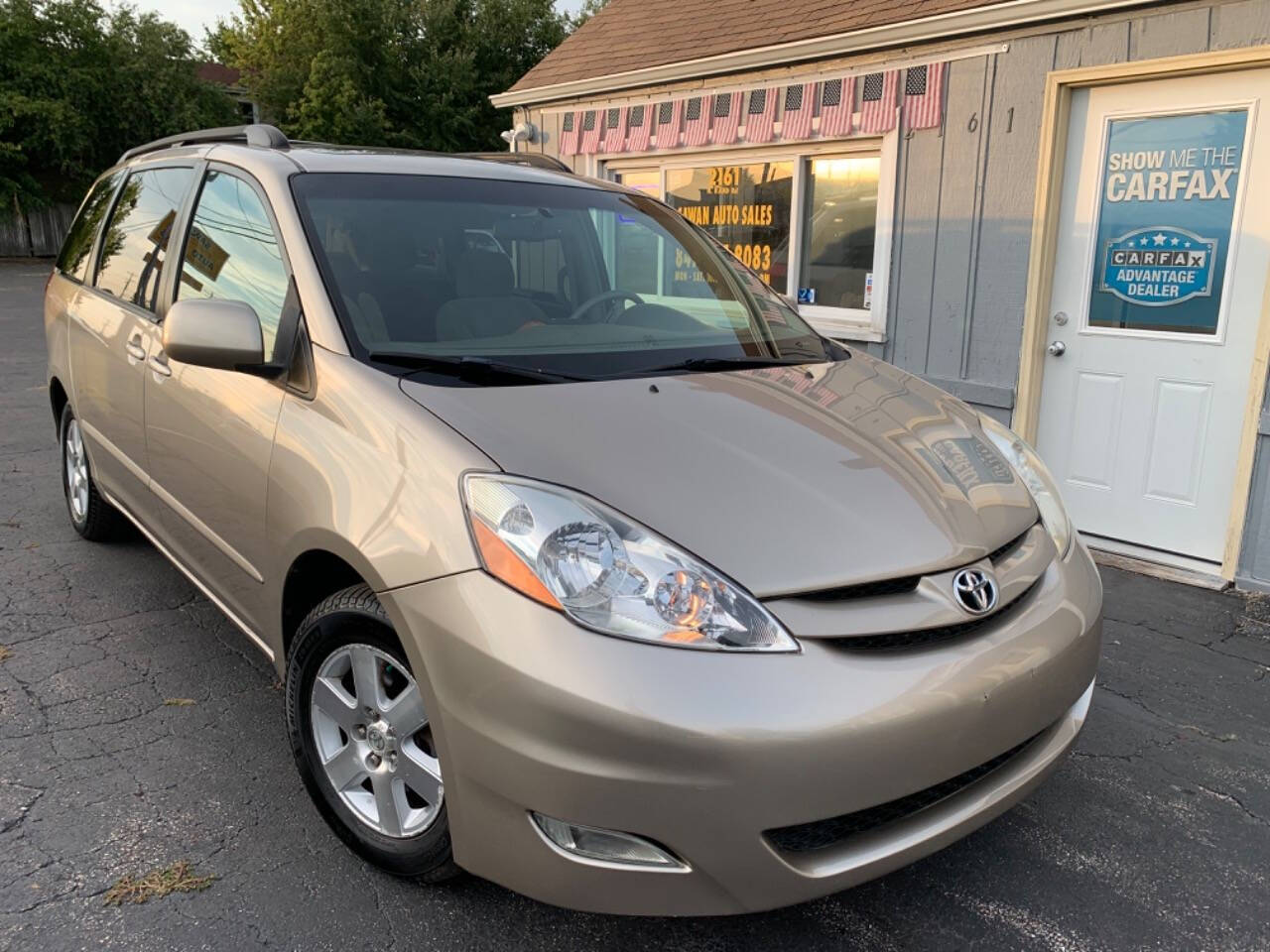 2007 Toyota Sienna for sale at Sawan Auto Sales Inc in Palatine, IL