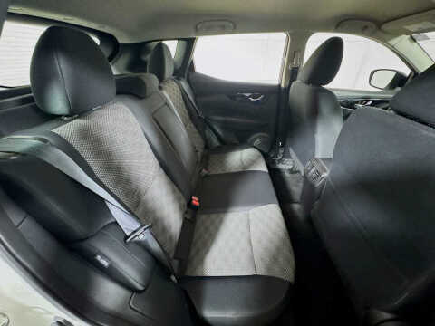 2022 Nissan Rogue Sport SV