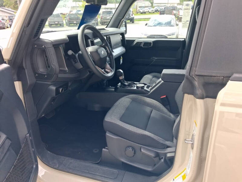 2025 Ford Bronco 4-Door Base - Photo 30