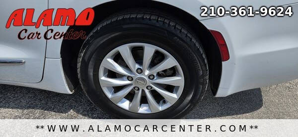2017 Chrysler Pacifica Touring-L