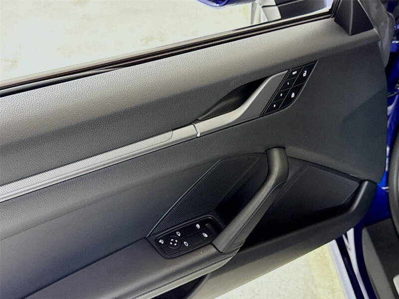 2022 Porsche 911 Carrera 4 GTS