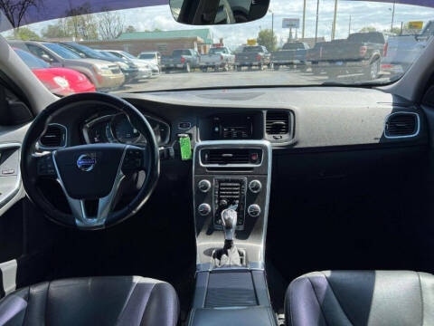 2015 Volvo V60 T5 Drive-E Platinum