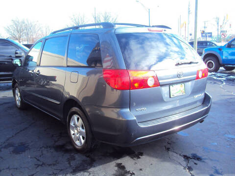 2008 Toyota Sienna LE 7-Passenger