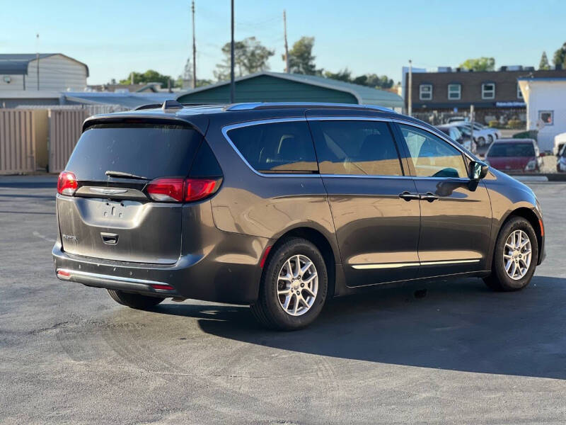 2020 Chrysler Pacifica Touring L