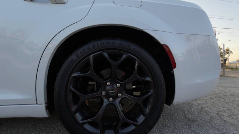 2019 Chrysler 300 Touring