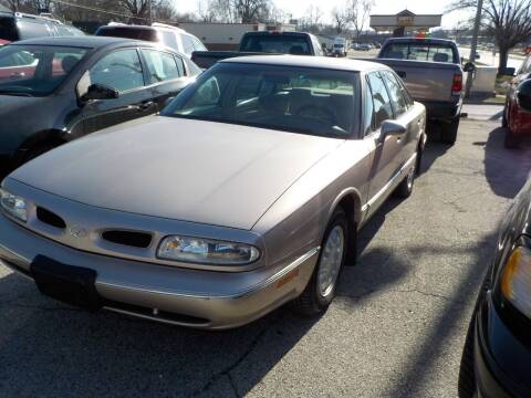 1998 Oldsmobile Eighty-Eight for sale at SEBASTIAN AUTO SALES INC. in Terre Haute IN