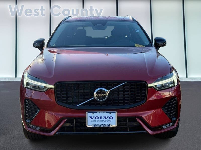 2023 Volvo XC60 B5 Plus Dark Theme