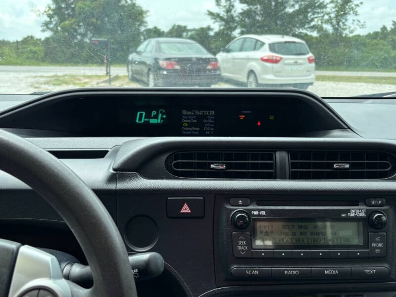 2013 Toyota Prius c