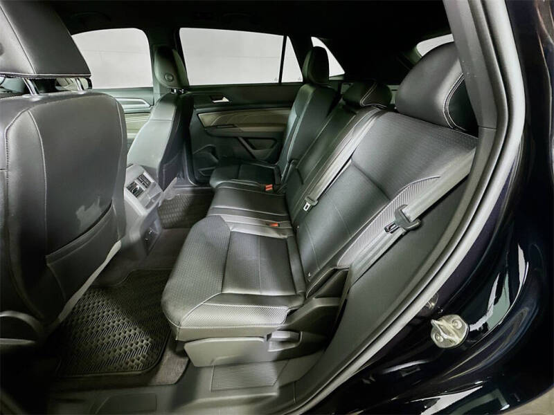 2021 Volkswagen Atlas Cross Sport V6 SE R-Line