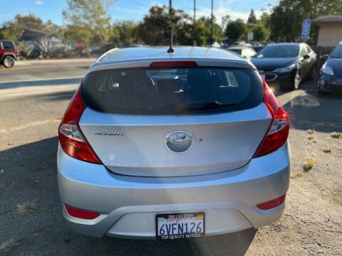 2012 Hyundai Accent GS