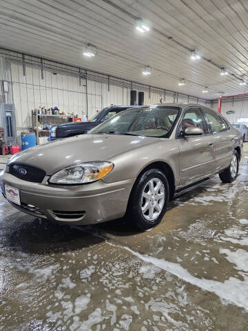 2006 Ford Taurus for sale at WESTSIDE GARAGE LLC in Keokuk IA