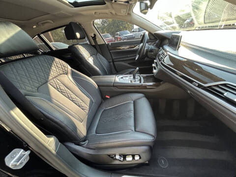 2022 BMW 7 Series 740i