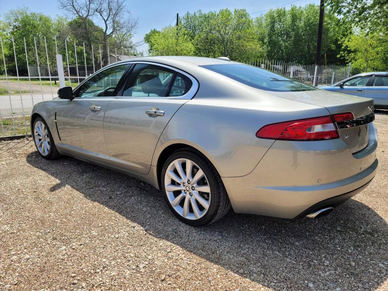 2011 Jaguar XF for sale at AUTHE VENTURES AUTO in Red Oak, TX