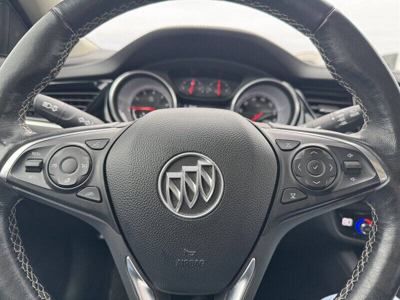 2018 Buick Regal TourX Essence