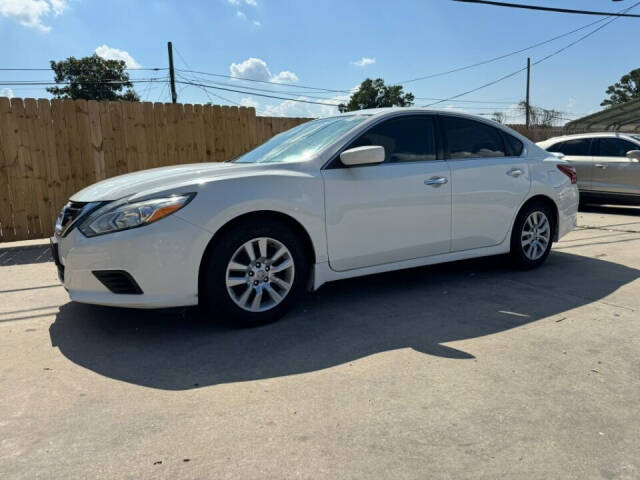 2018 Nissan Altima for sale at Falasteen Motors in La Place, LA