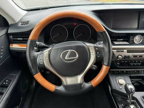 2015 Lexus ES 300h
