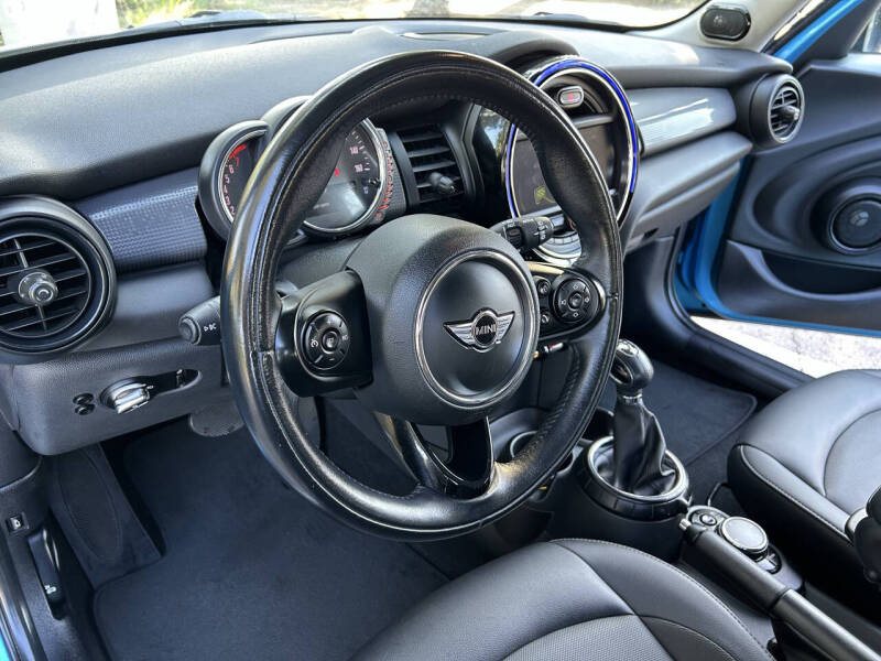 2015 MINI Hardtop 4 Door Cooper