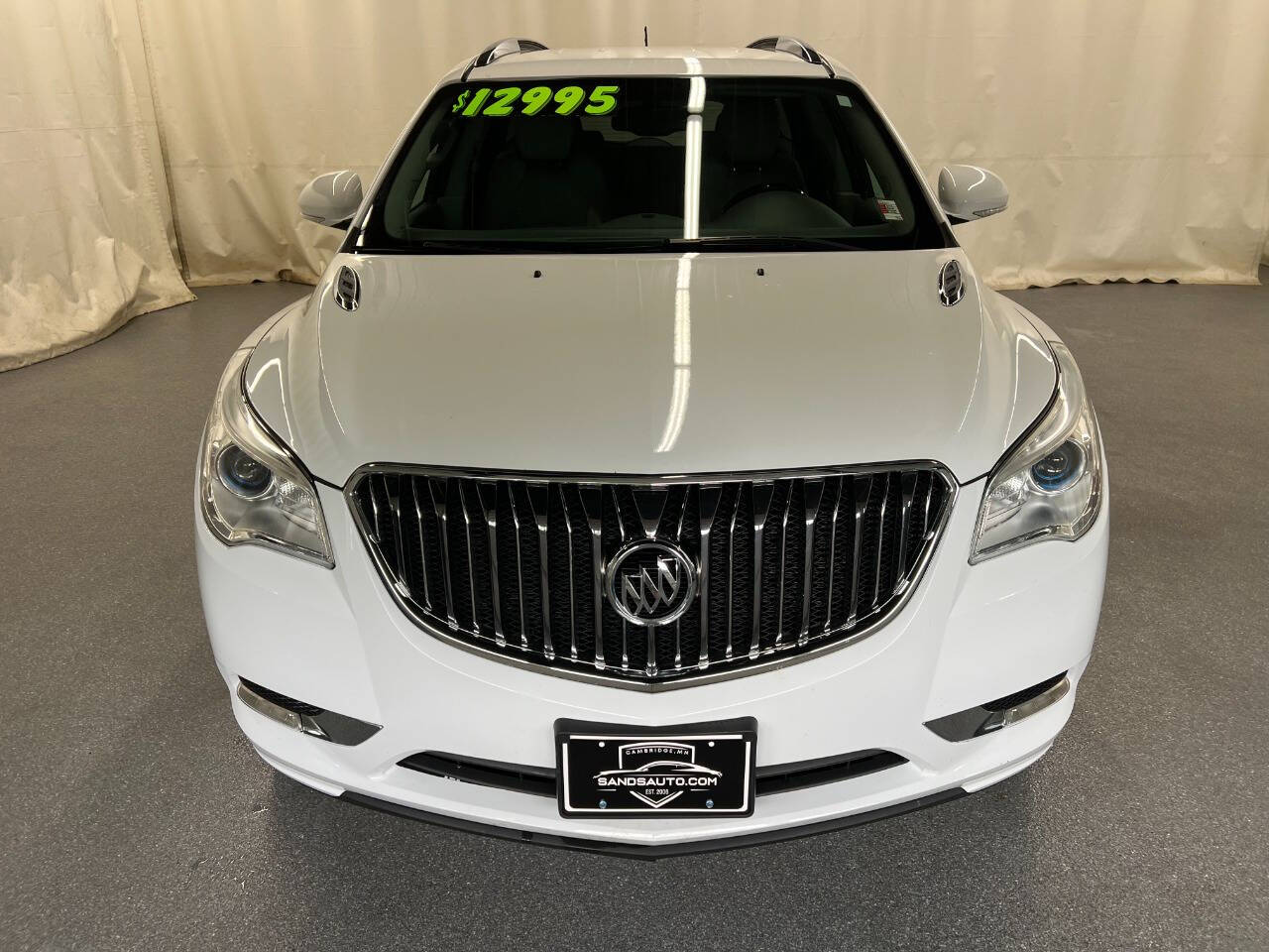 Off white 2017 Buick Enclave Leather AWD Leather 4dr Crossover 2