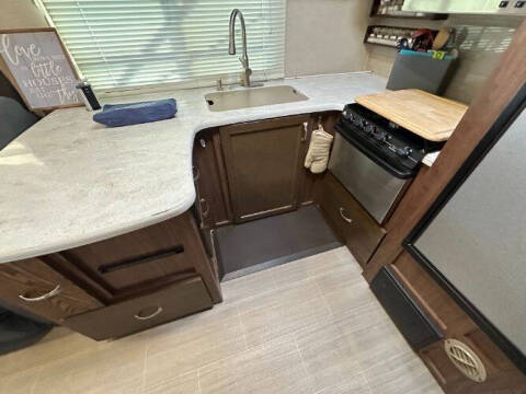 2017 Dutchmen Aero Lite