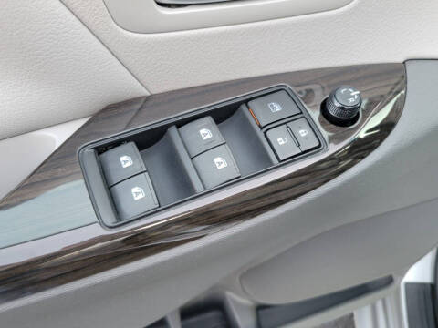 2015 Toyota Sienna XLE 8-Passenger