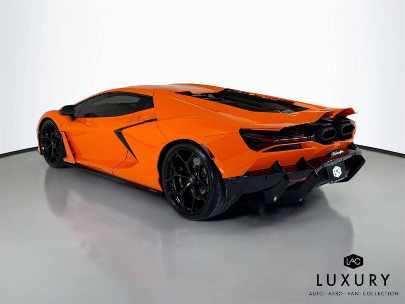 2024 Lamborghini Revuelto