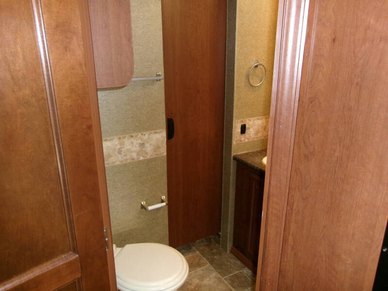 2013 Thor Motor Coach Challenger 37kt