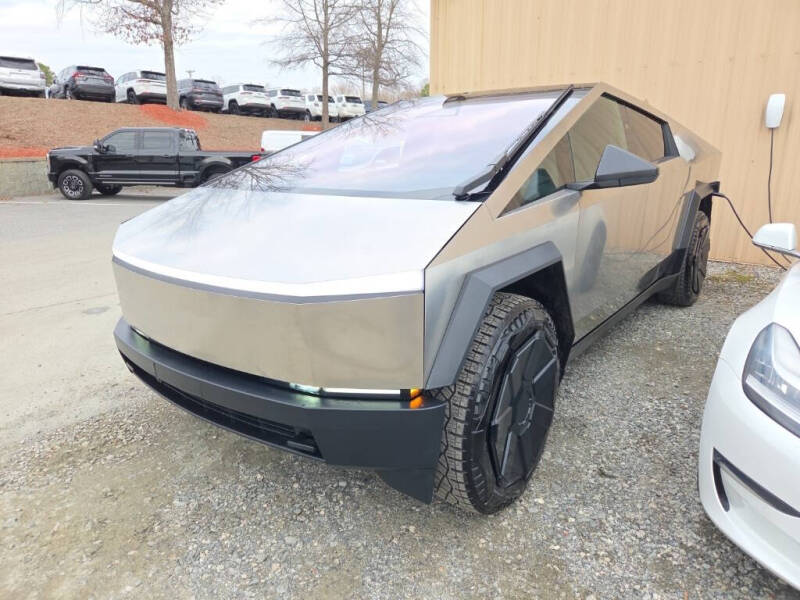 2024 Tesla Cybertruck Base's photo