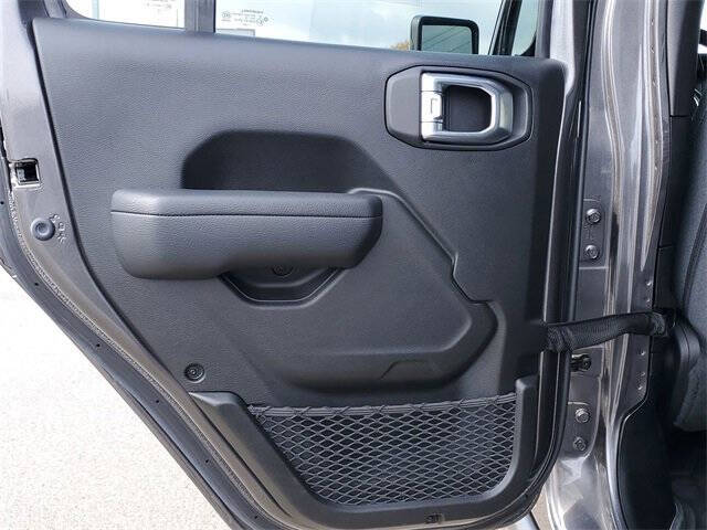 2024 Jeep Gladiator NightHawk