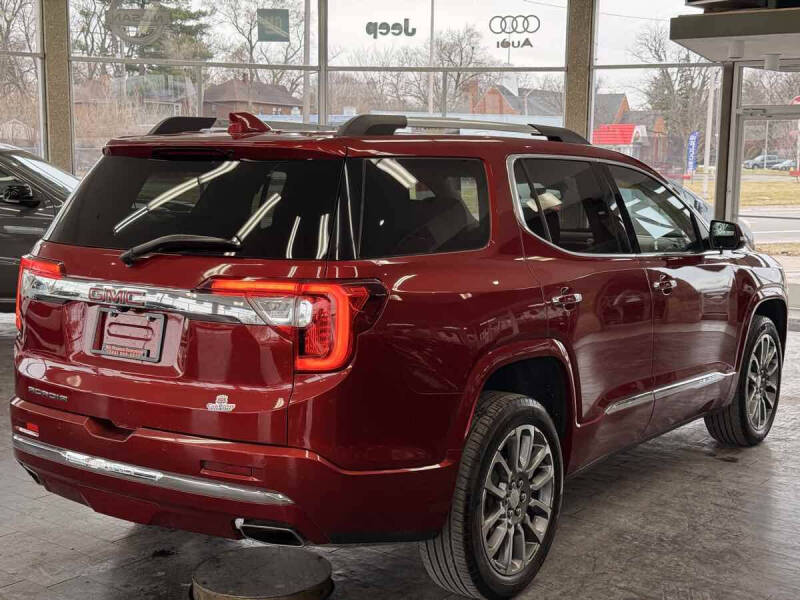 2023 GMC Acadia Denali