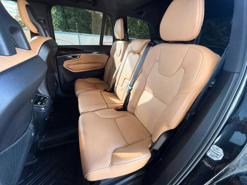 2018 Volvo XC90 T6 Momentum