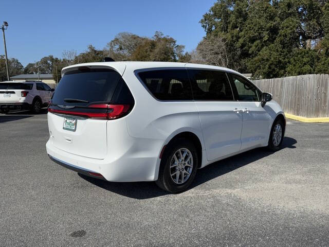 2023 Chrysler Pacifica Touring