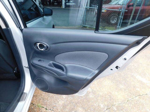 2015 Nissan Versa 1.6 SV