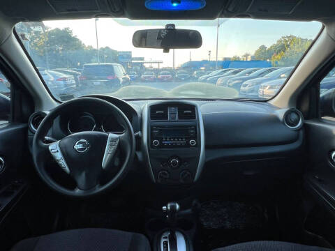 2018 Nissan Versa SV