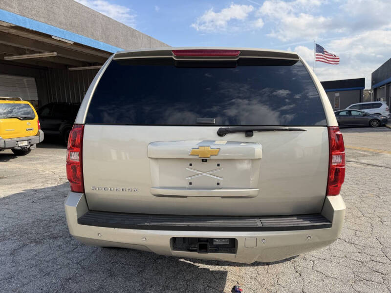 2013 Chevrolet Suburban LT