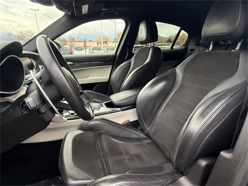 2021 Alfa Romeo Stelvio Quadrifoglio